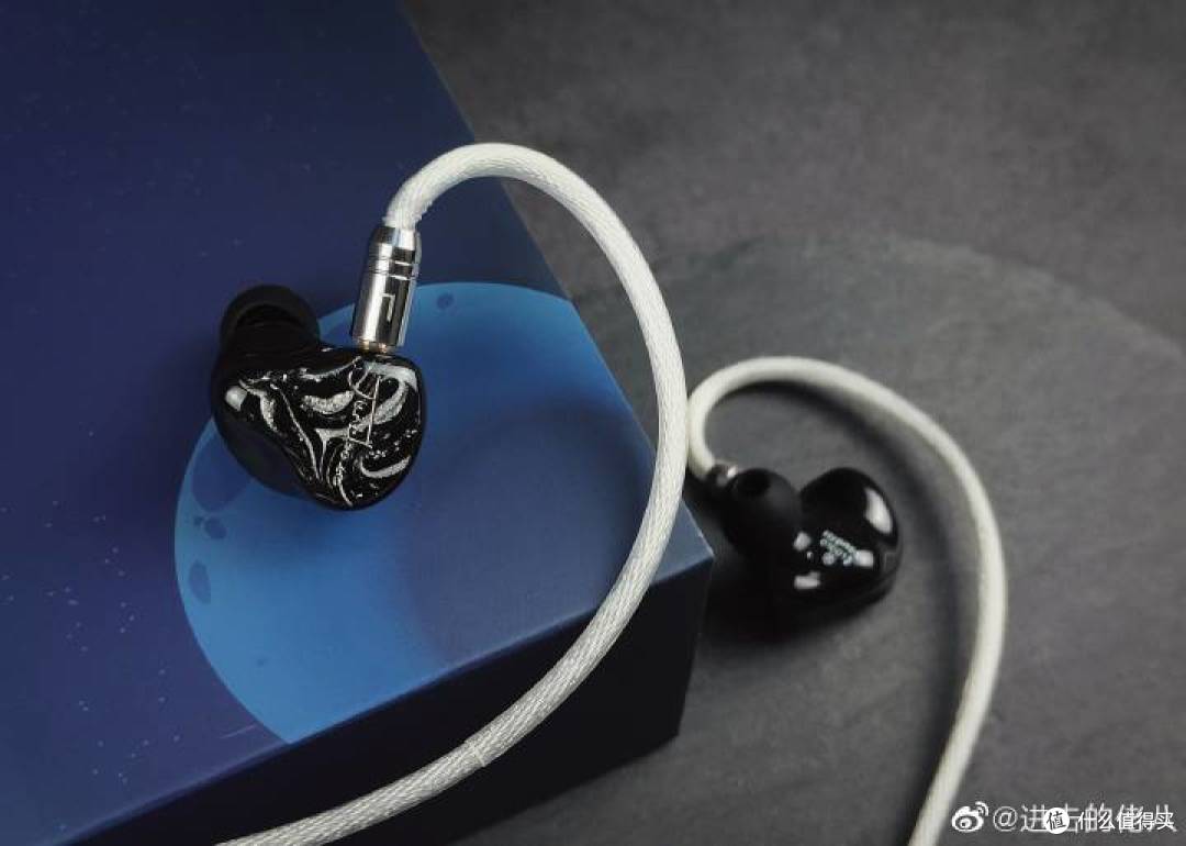 诠释下什么叫“新鲜感”?聊聊六月船歌junebarc的旗舰塞睡神