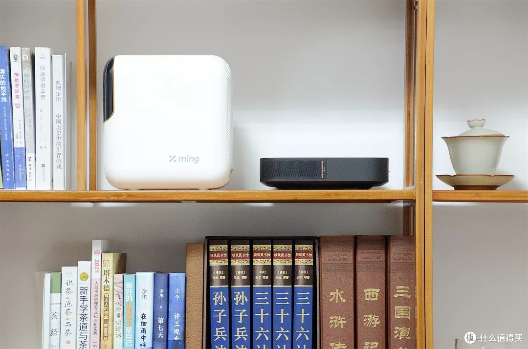 家用投影千元机行不行？小明Q1 Pro对比极米Z6X