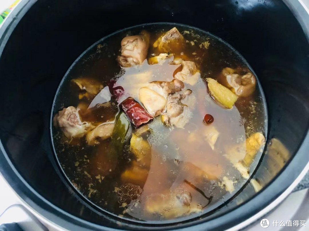 怎样煲汤不油腻？沥脂电压力煲少油去脂，美食不减分饮食更健康