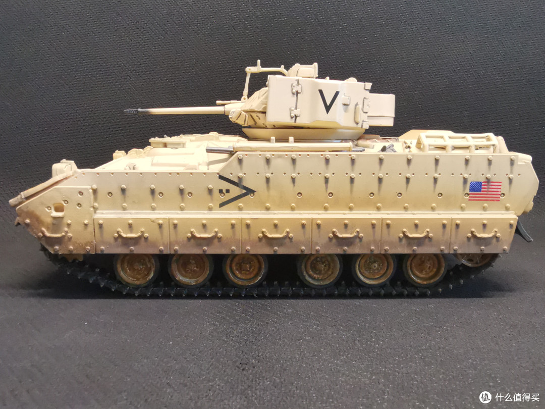 FOV 1:32 M2A2 Bradley 布雷德利步兵战车