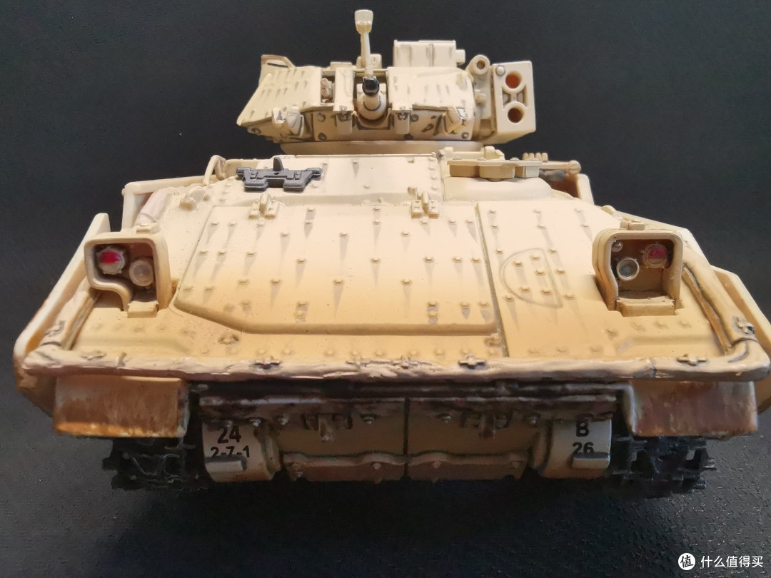 FOV 1:32 M2A2 Bradley 布雷德利步兵战车