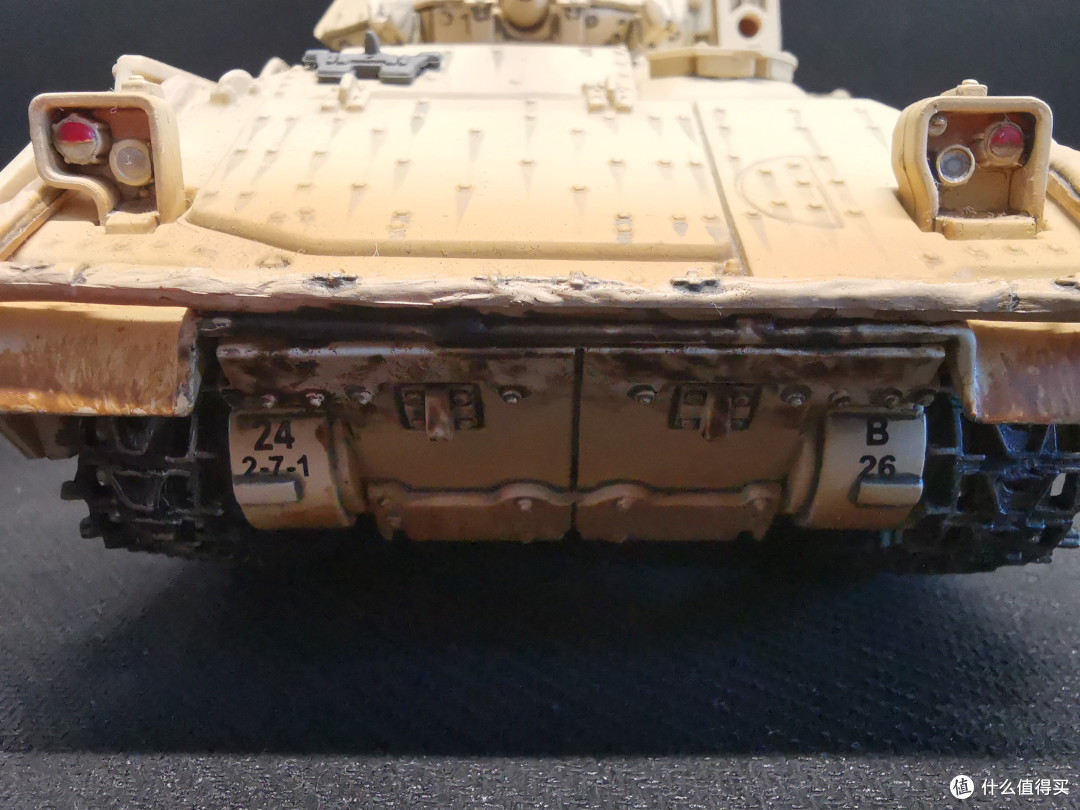 FOV 1:32 M2A2 Bradley 布雷德利步兵战车