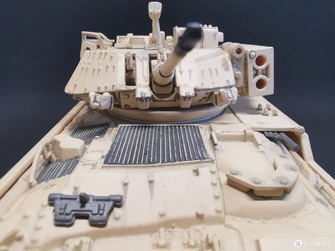FOV 1:32 M2A2 Bradley 布雷德利步兵战车