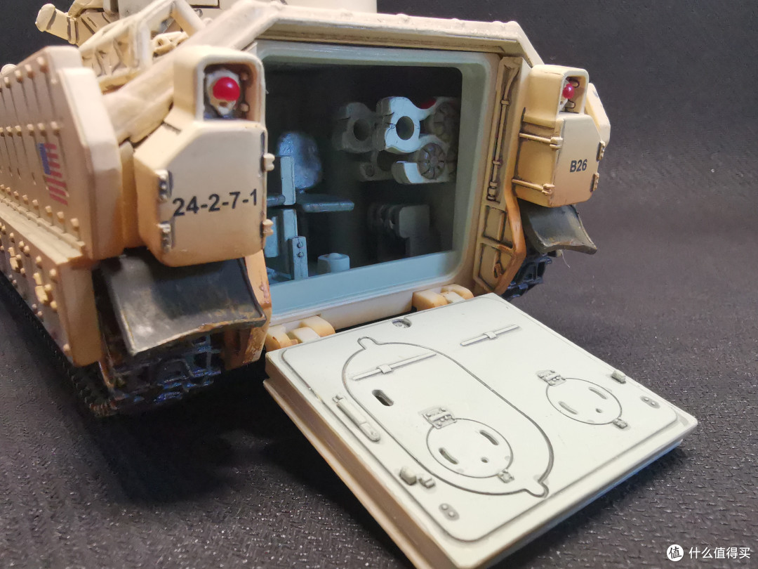 FOV 1:32 M2A2 Bradley 布雷德利步兵战车