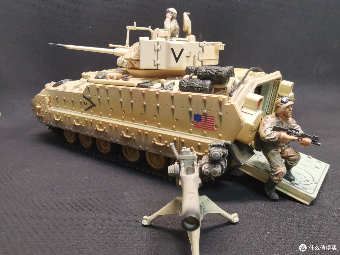 FOV 1:32 M2A2 Bradley 布雷德利步兵战车