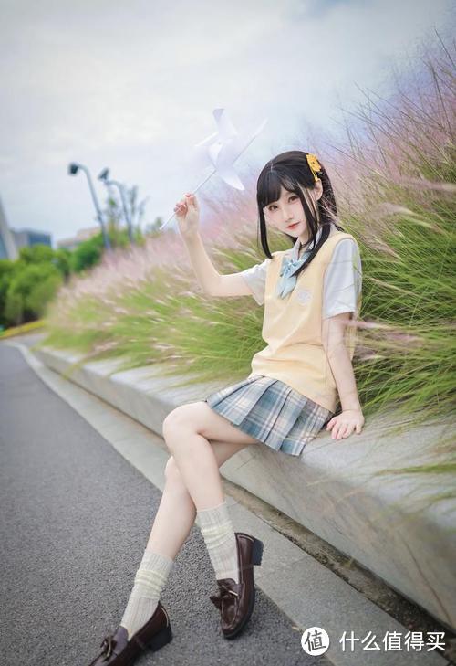 你怎么看68岁奶奶穿JK制服上街买菜?是博取眼球,还是穿衣自由?
