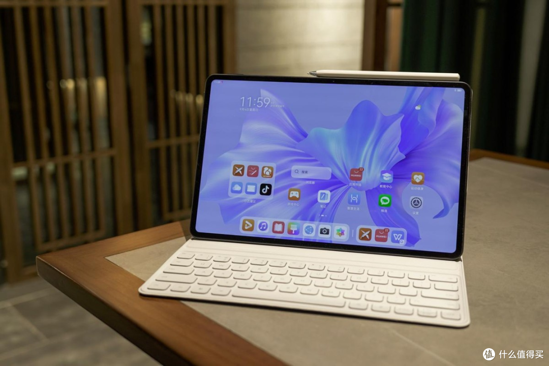 华为MatePad Pro 12.6英寸旗舰平板缔造大屏生产力新高度