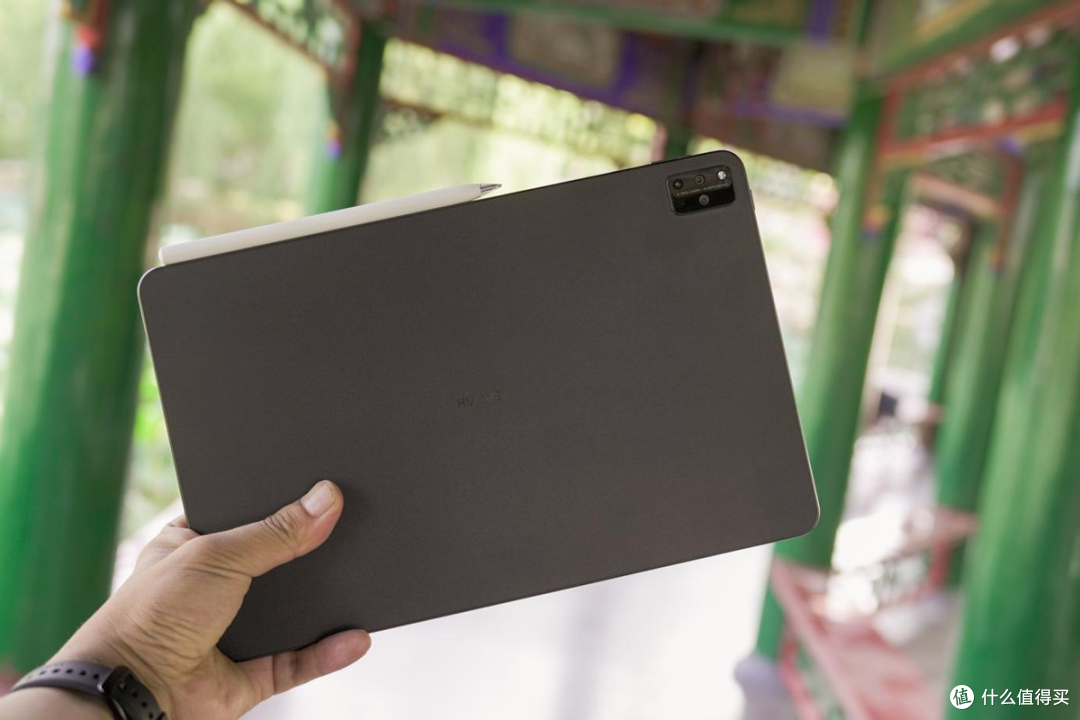 华为MatePad Pro 12.6英寸旗舰平板缔造大屏生产力新高度