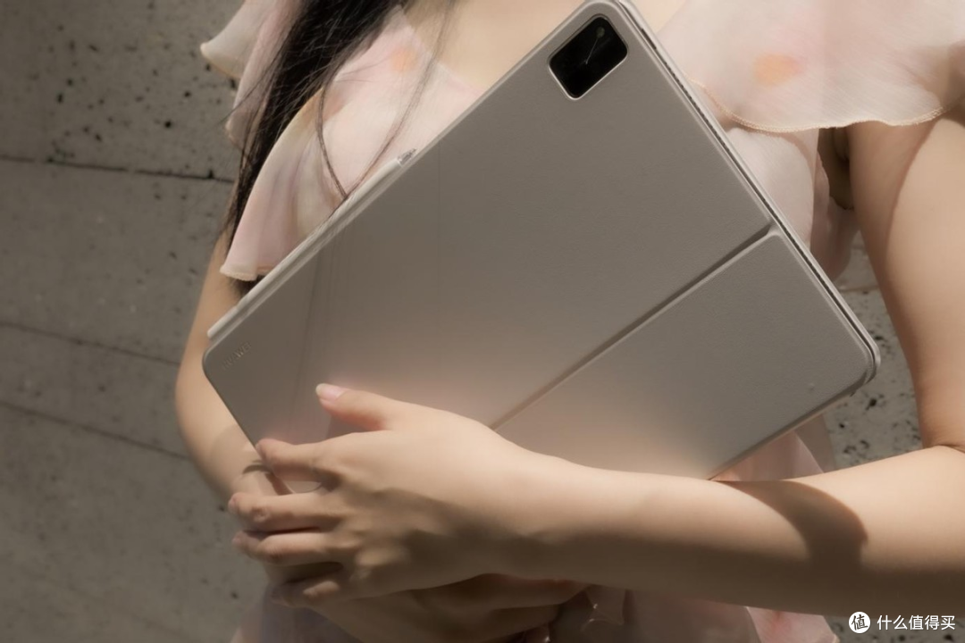 华为MatePad Pro 12.6英寸旗舰平板缔造大屏生产力新高度