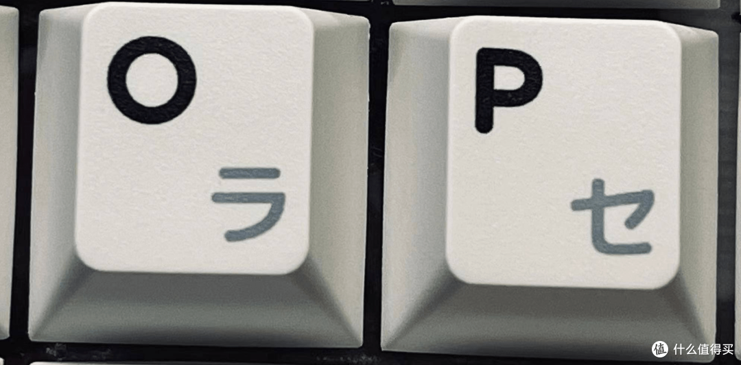 手机聚焦拍摄,光线和白平衡原因字根颜色出现了问题