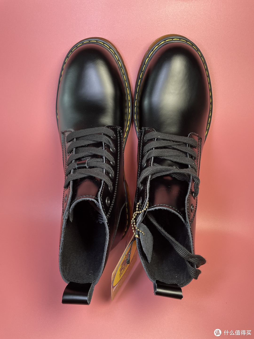 靴控又入新设备，今年冬天的工装靴子已安排上了——马登马丁靴开箱分享