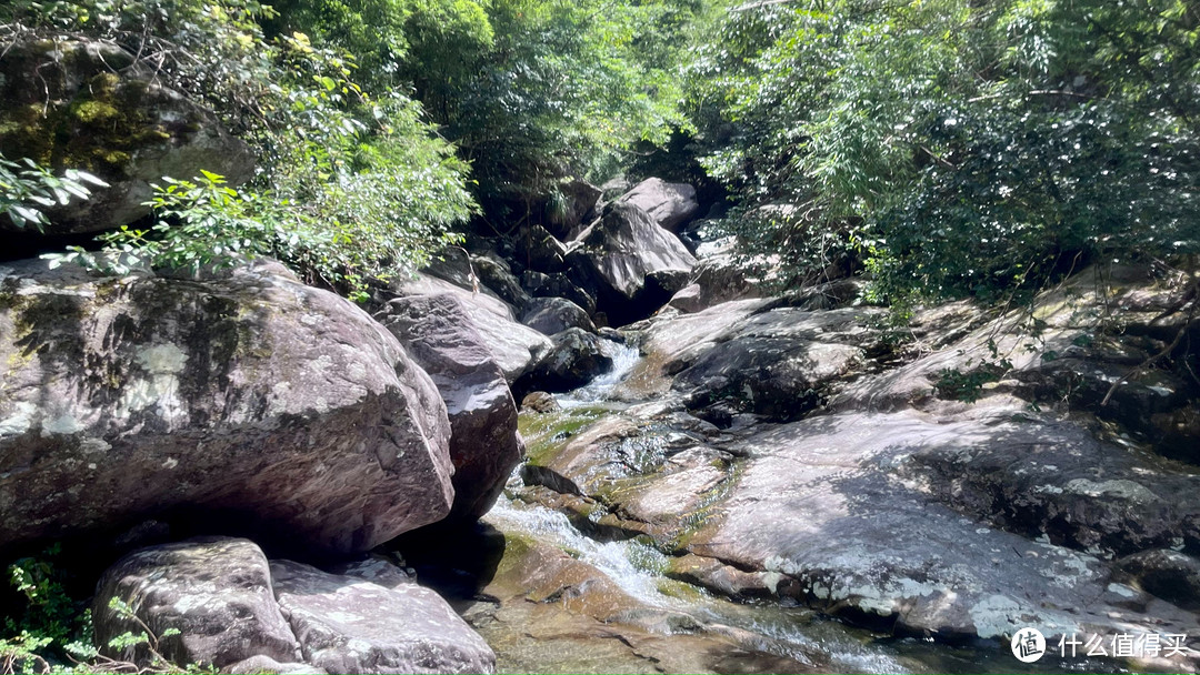 夏日溯溪好去处，武宁石榴港