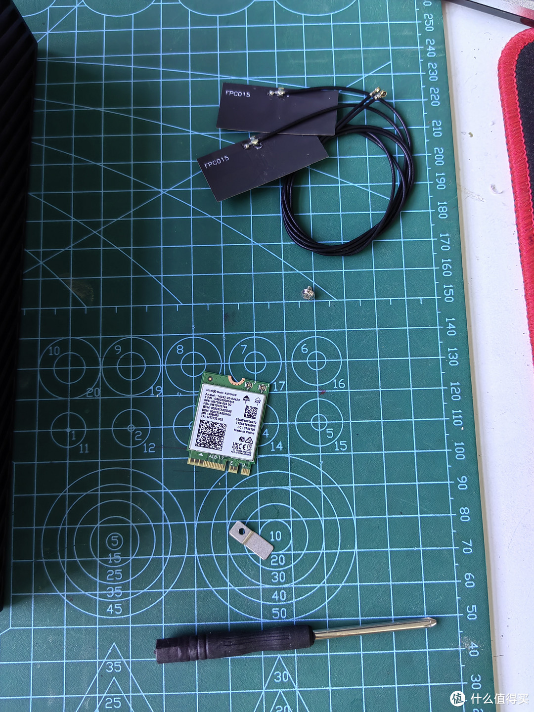 AX210网卡，带一个压片，可以固定IPX扣