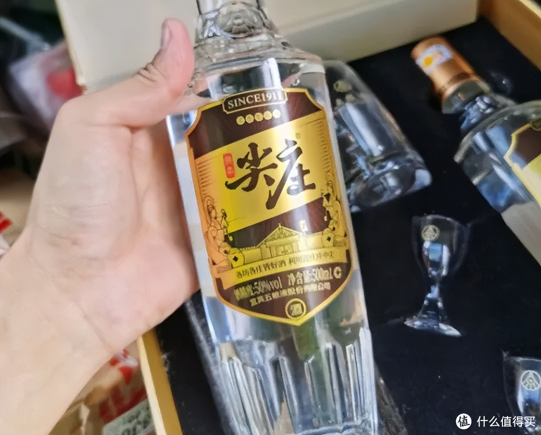 建议中老年人：年纪大了别心疼钱，这4种酒该喝就喝，都是纯粮酒