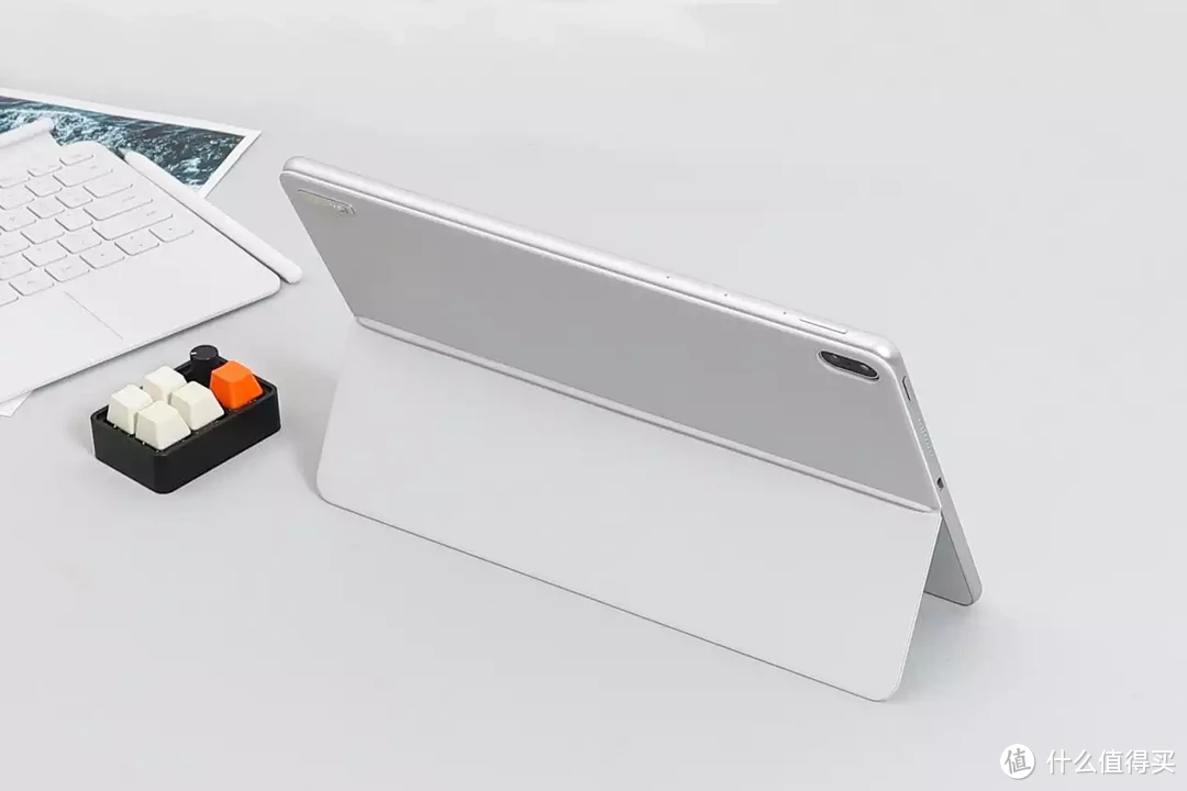 对不起!便携、生产力和品价比全都要,上手华为MateBook E Go