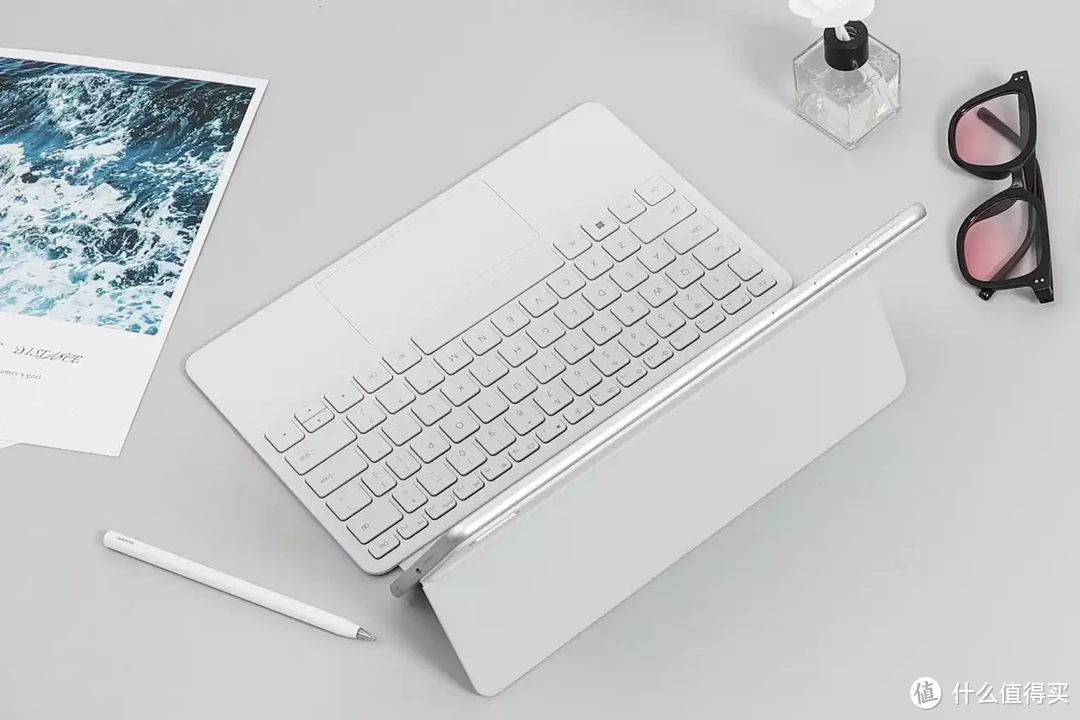 对不起!便携、生产力和品价比全都要,上手华为MateBook E Go