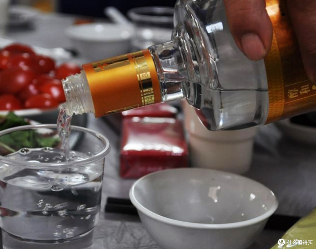 酒桌上,轻易别说“4句话”,说得越多,越让人下不来台