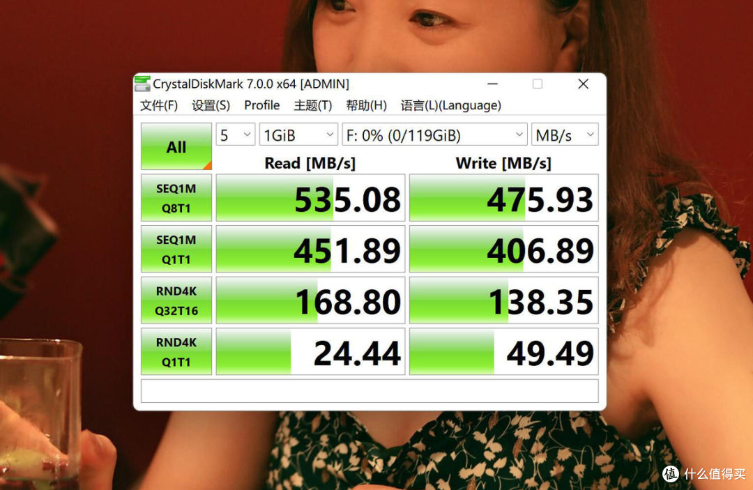 90后宝妈攒10万+照片,用这个U盘直插手机就能存!aigo U393分享