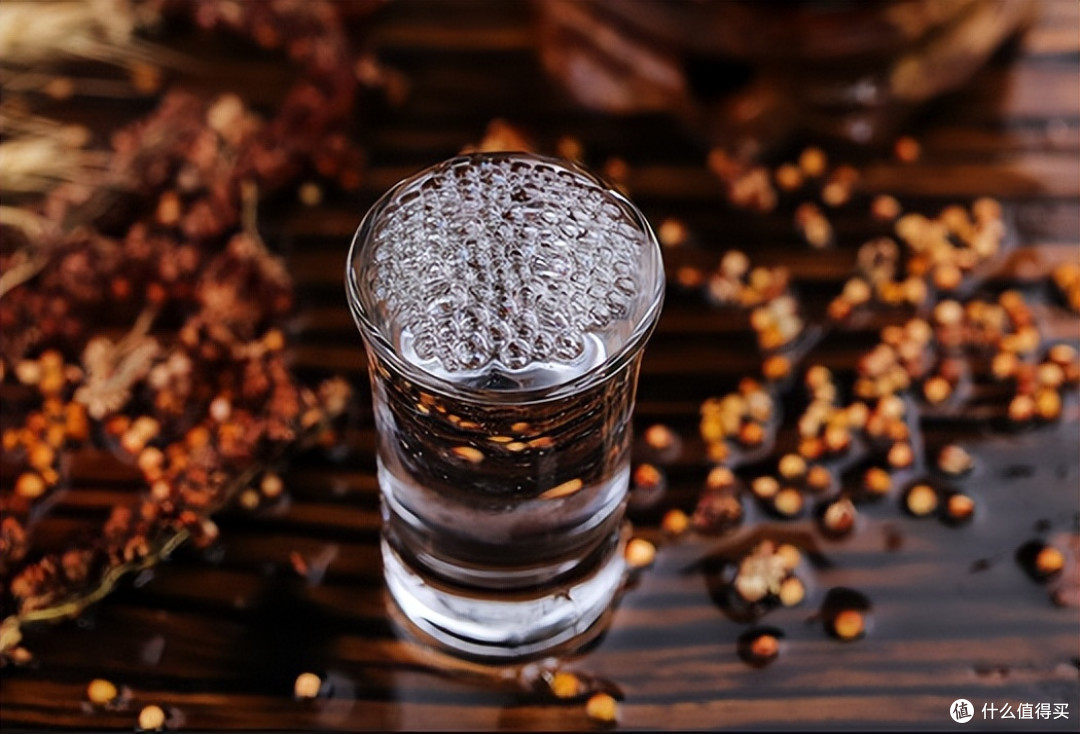 某企业老板，自掏腰包买11瓶茅台奖励员工，却只有1瓶是真的，什么原因？