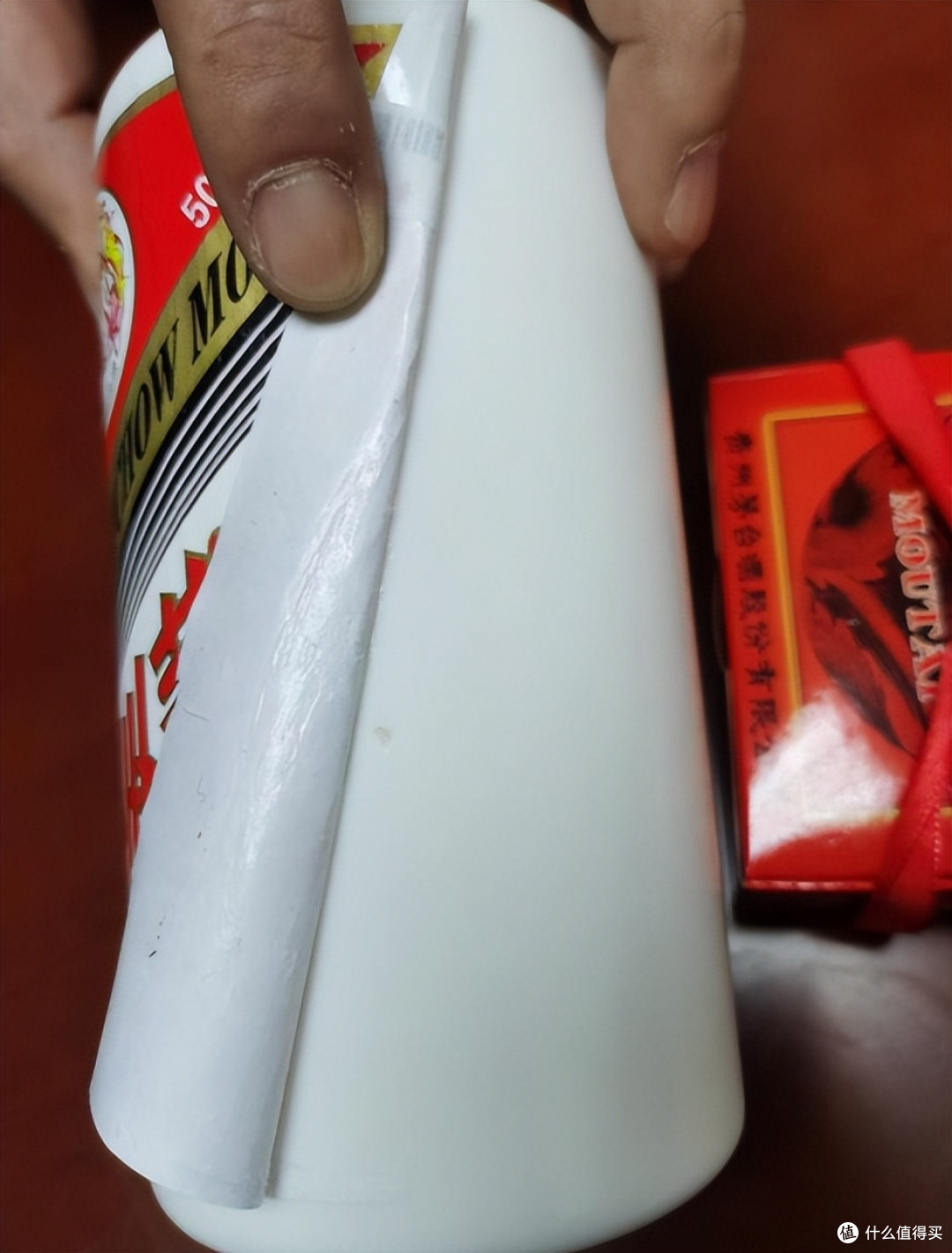 某企业老板，自掏腰包买11瓶茅台奖励员工，却只有1瓶是真的，什么原因？