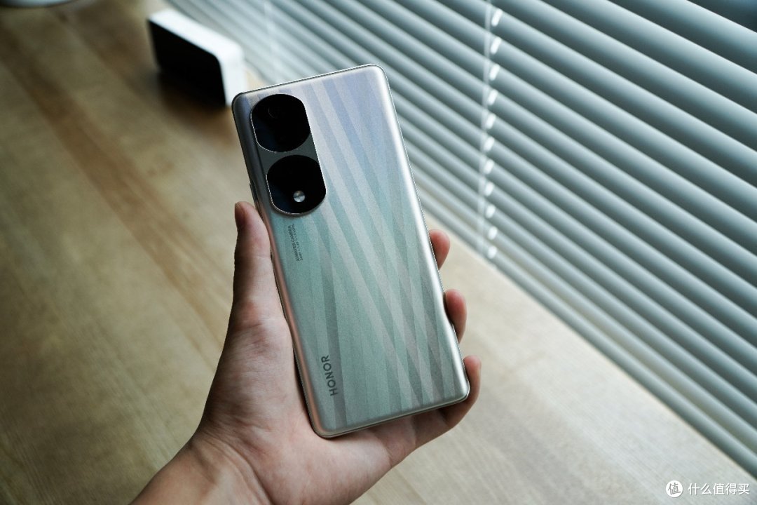 除了颜值出众,荣耀70Pro+其他方面的体验如何?