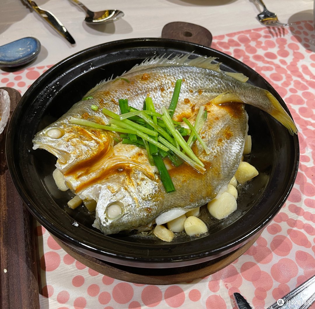妈妈生日,饭店摆一桌,花钱不多吃着舒服,网友:贴心小棉袄!