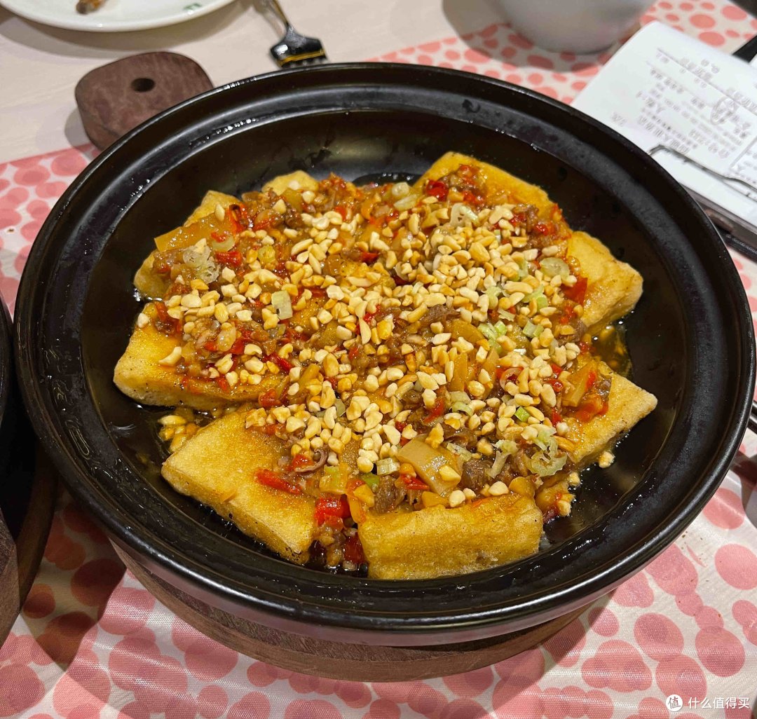 妈妈生日,饭店摆一桌,花钱不多吃着舒服,网友:贴心小棉袄!