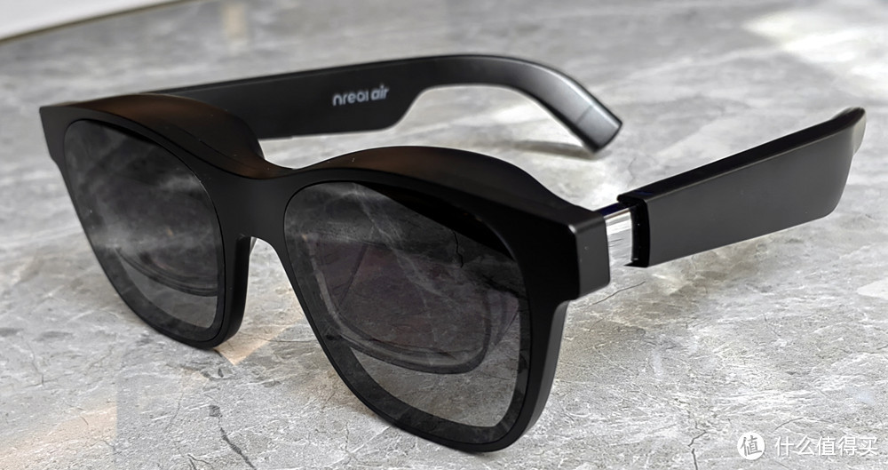 外表看似太阳镜，功能却非常强大的消费级AR眼镜——Nreal Air AR眼镜深度体验