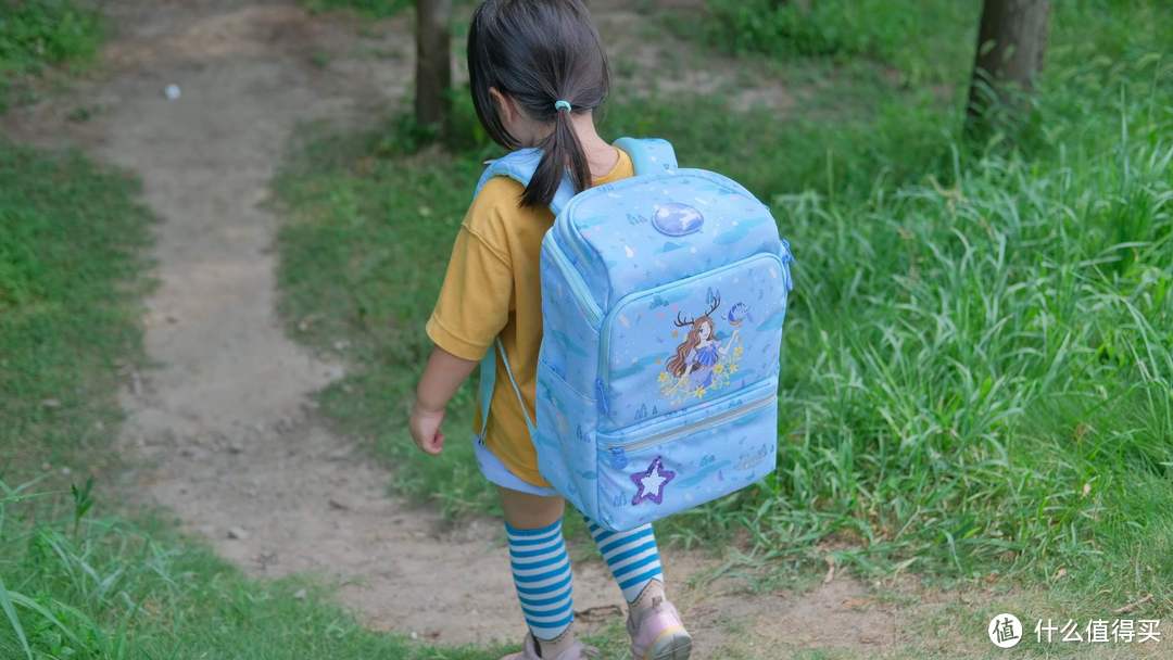 送给开学孩子最好的礼物--GMT小学生儿童护脊书包