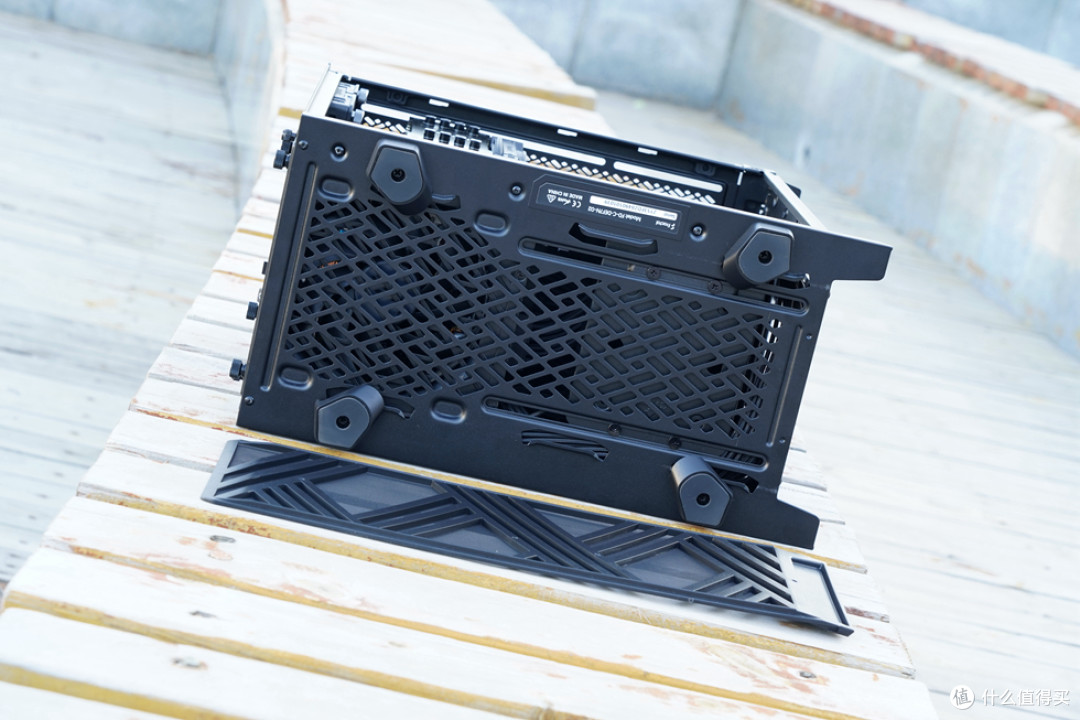 紧凑欧简风,分型工艺 Design Define 7 Nano+XPG DDR5平台装机体验