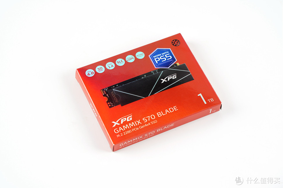 固态使用了威刚的旗舰-XPG Gammix S70 Blade 1Tb。