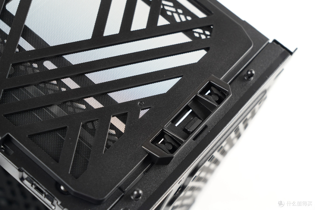 紧凑欧简风,分型工艺 Design Define 7 Nano+XPG DDR5平台装机体验