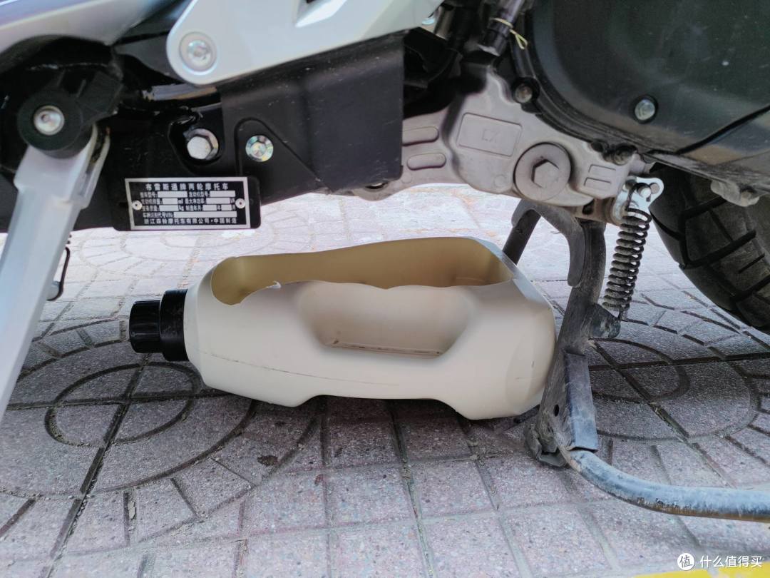零成本给布雷斯通极宙ADV 150换机油，一学就会