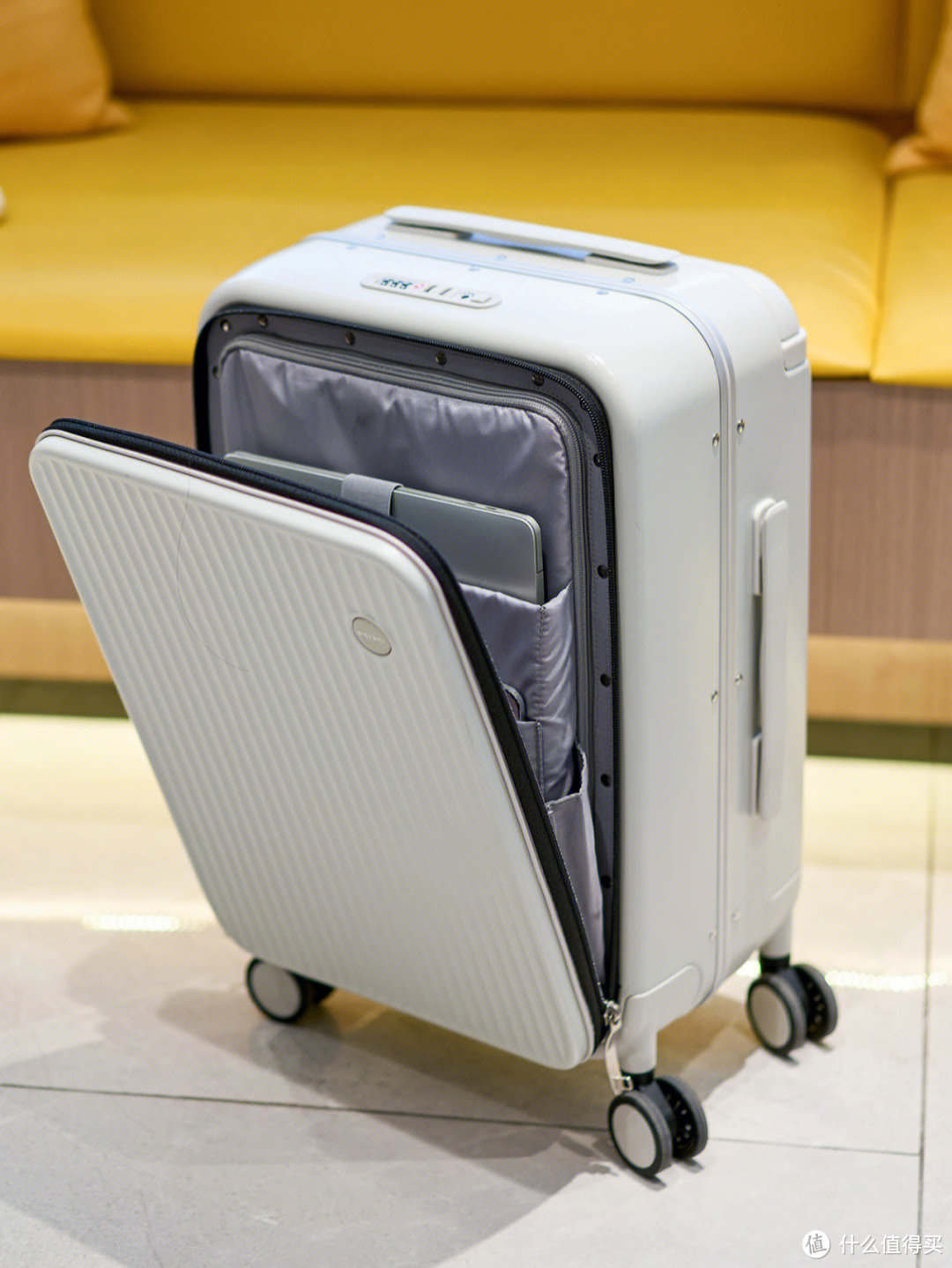 行李箱为功能设计和颜值外观