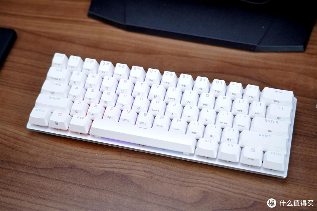 纯白机身、高简配列，美商海盗船K70 PRO MINI机械键盘给你所想！