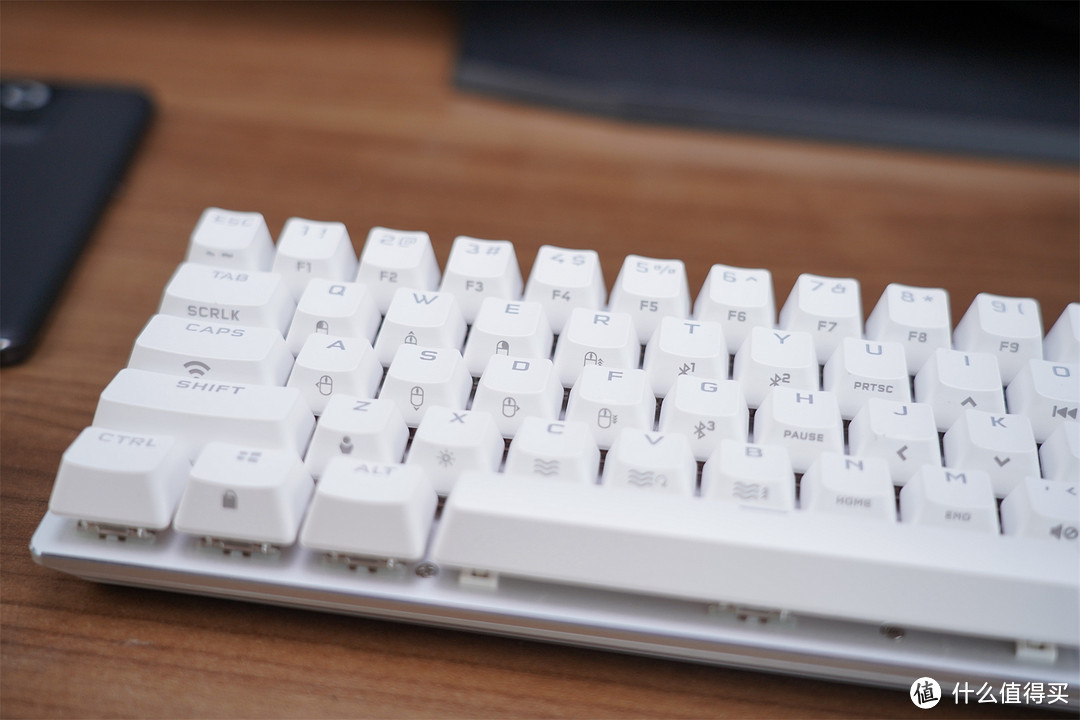 纯白机身、高简配列,美商海盗船K70 PRO MINI机械键盘给你所想!