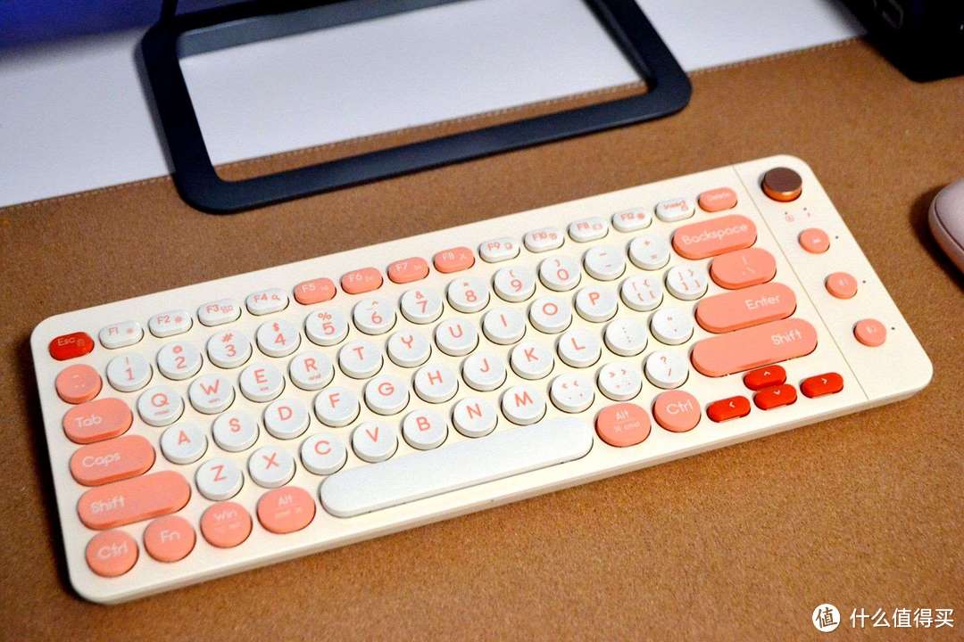 性价比超高的薄膜键盘，不用垫手托打字，一套键鼠也就一百多