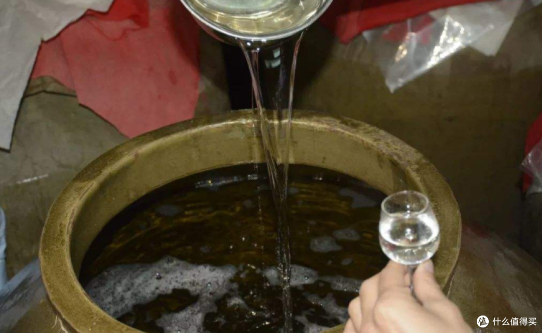 白酒喝“热的”还是“凉的”?记住“10781”这个标准号,好处多