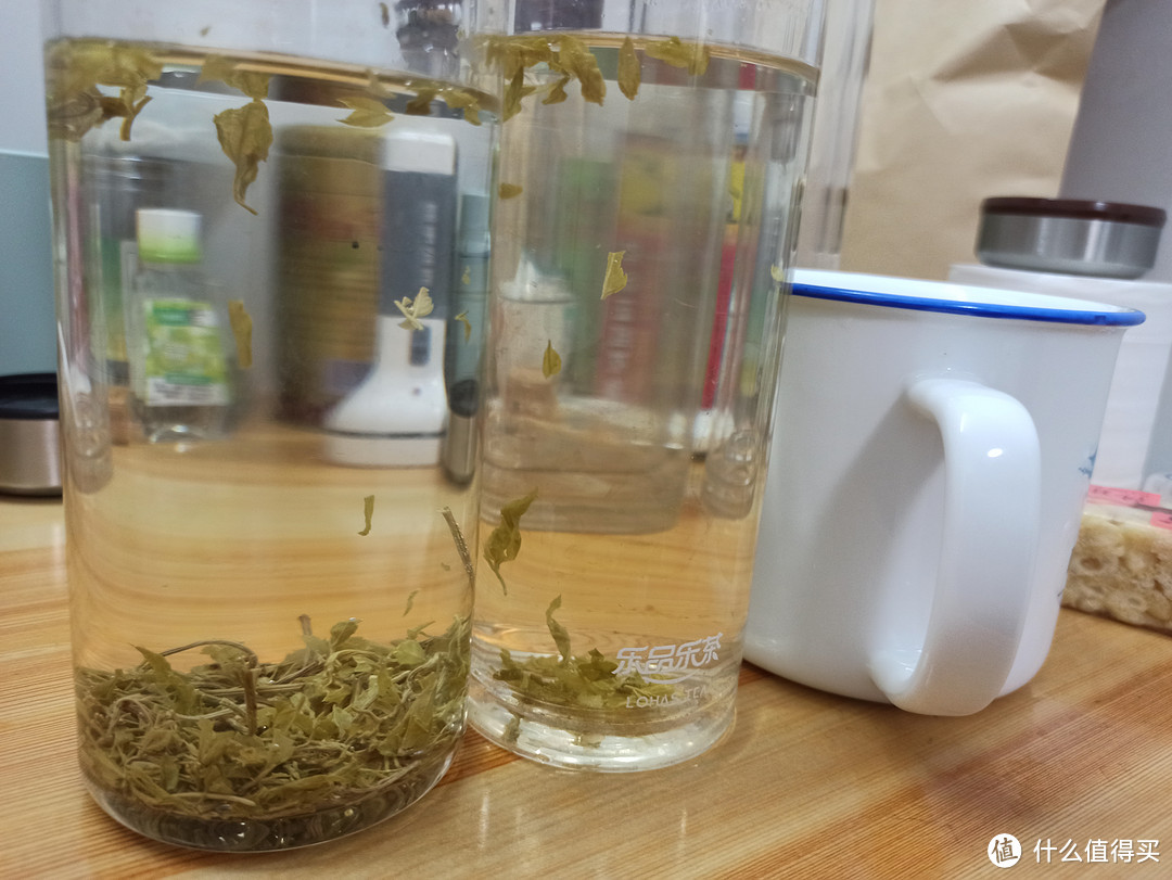 味道还蛮有特色的，有机藤茶（显齿蛇葡萄叶）开箱品尝。