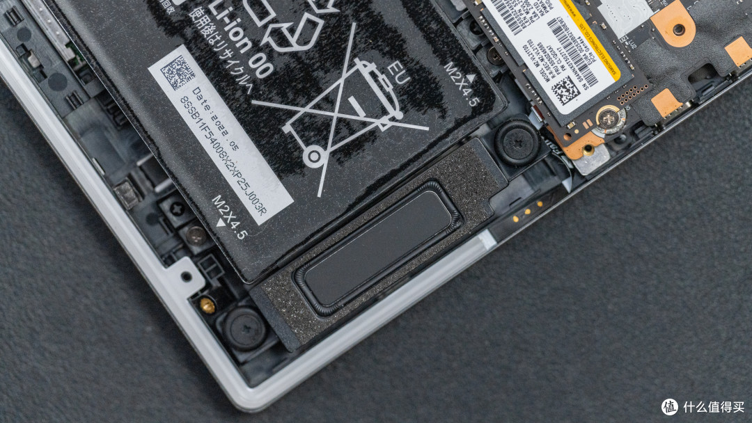 AMD 锐龙 7 6800H + RX 6700M 的双 A 超旗舰游戏本,14999 元的联想拯救者 R9000K 测评详解