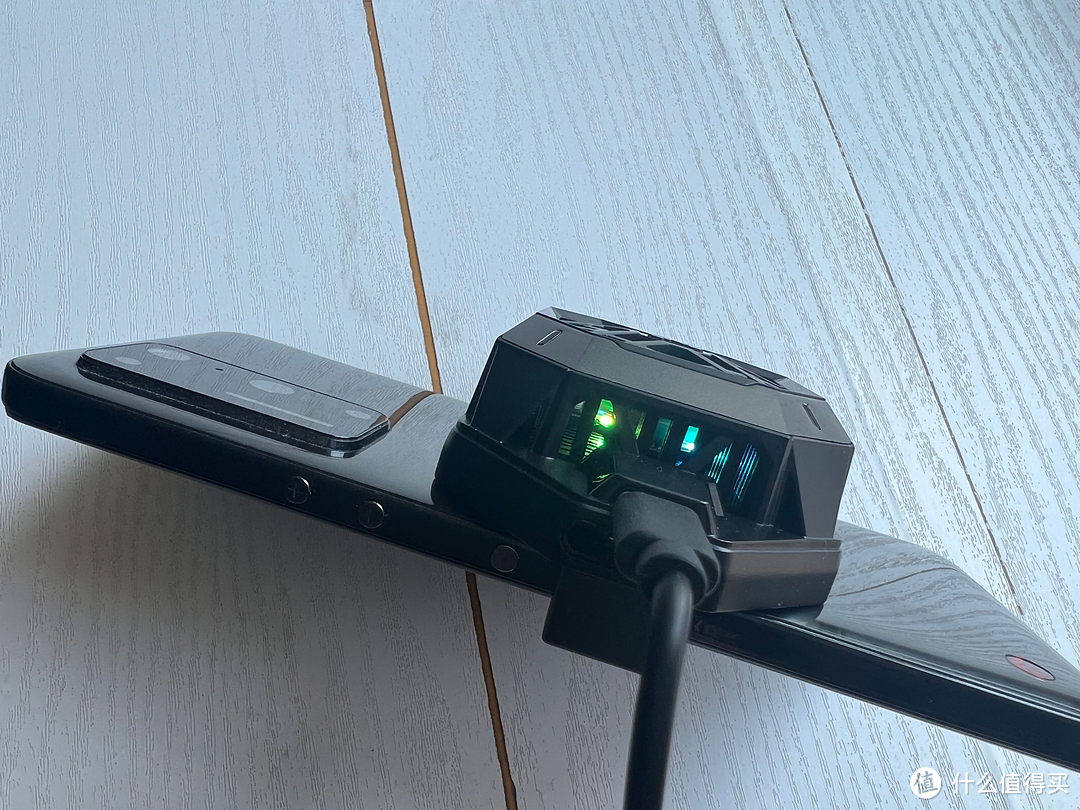 北通千机寒手机散热器体验,是玩游戏的好帮手