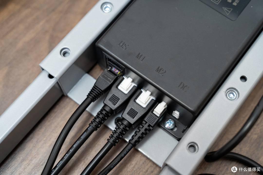 1.8米的乐歌双电机智能升降桌E4，我的桌面打造可以毕业了