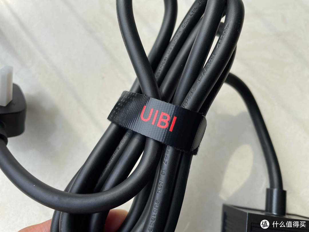 实测UIBI柚比65W氮化镓充电神器，颜值拉风，实用快充