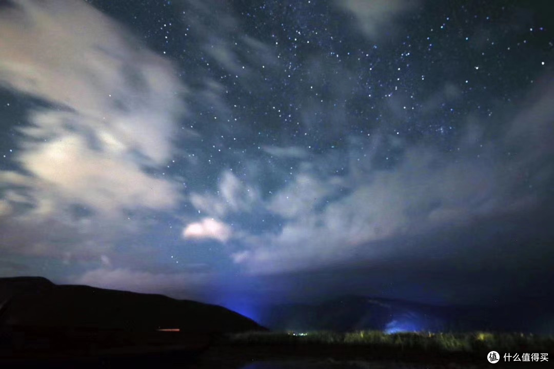 转一张同事晚上来拍的星空