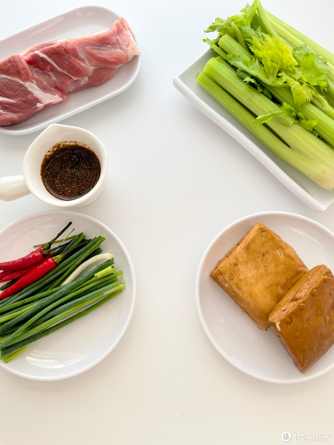 香干芹菜小炒肉（香干、芹菜、小炒肉爱好者必选）