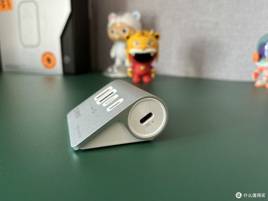 破解轻薄本接口阉割难题 奥睿科M3CU2分线器评测