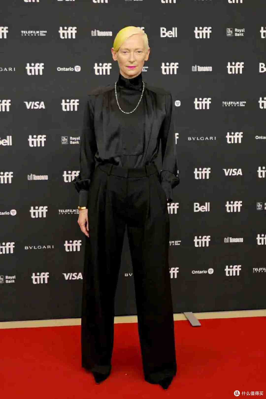出生贵族却拒绝做公爵夫人,高贵冷艳,她活成了自己的女王!