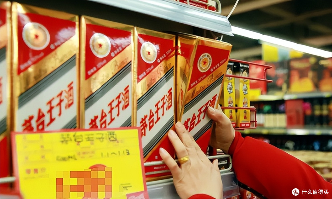 送家里长辈买什么酒好?学会看包装上这两点,就能买到好酒