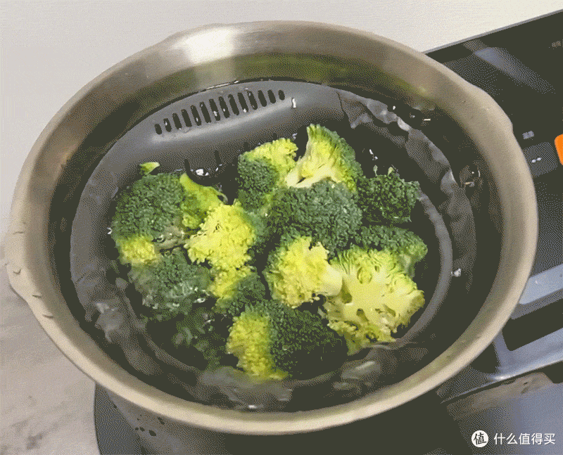 把下厨变成简单精确百分百成功---米家烹饪机器人和苏泊尔小C料理机器人的点评测试
