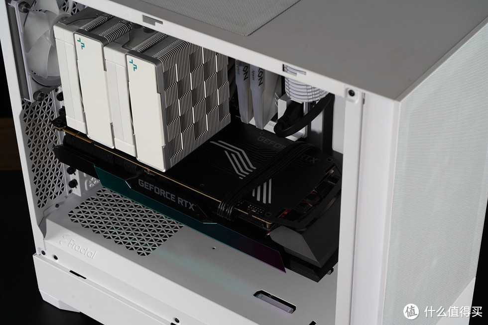 Fractal Design— PopAir机箱+ROG Z690 DDR4吹雪装机体验 